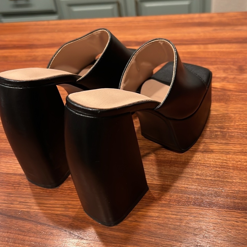 Open Square Toe Platform Sandals - Like New - Block Chunky - US 6.5 (EU Sz 39) - Picture 2 of 3